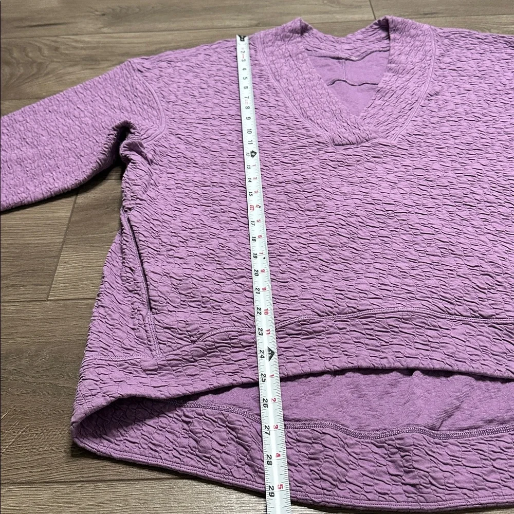 Lululemon Rippled V-Neck Pullover‎ Long Sleeve Wisteria Purple Size 10